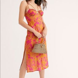 Sun Becomes Her Dahlia Tropical Print Dress
